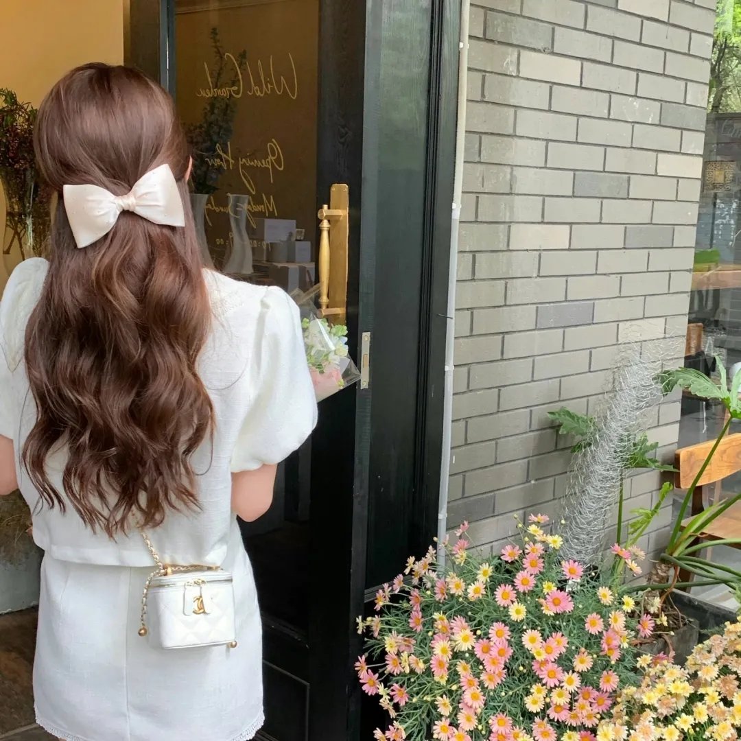 挎斗摩托车里的狗